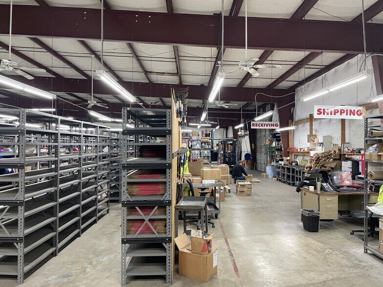 More Photos Of 5312 W 65th St, Little Rock Light Distribution For Lease