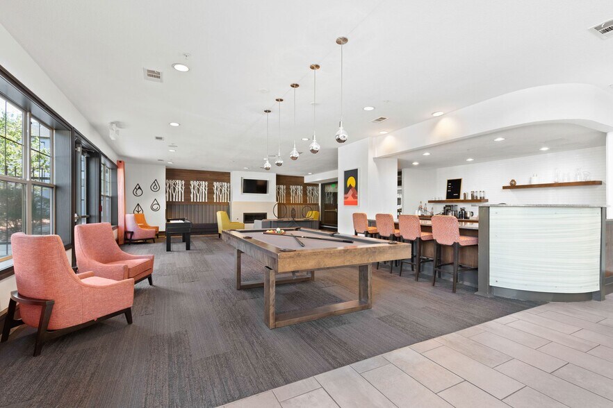 More Photos Of 801-901 Englewood Pky, Englewood Apartments For Lease