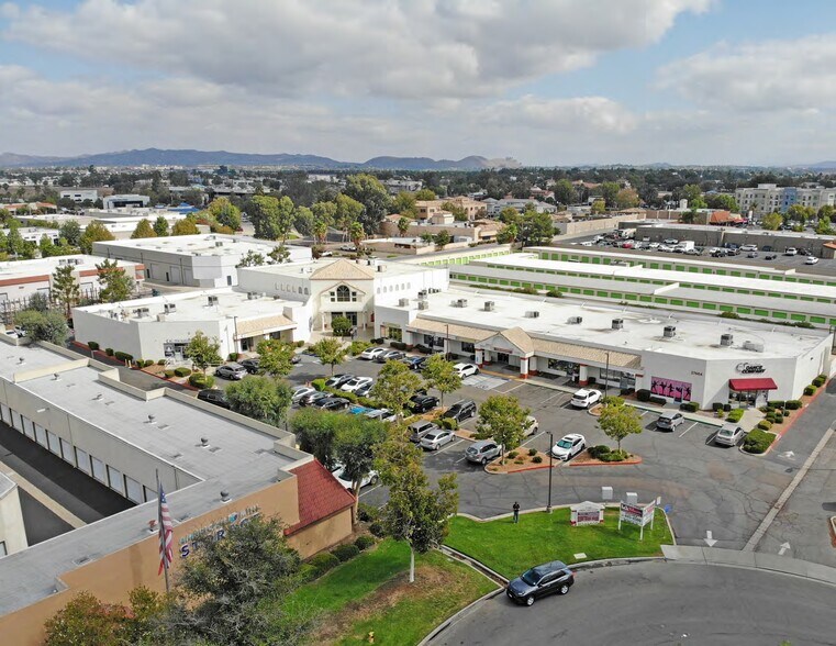 More Photos Of 27464 Commerce Center Dr, Temecula General Retail For Lease