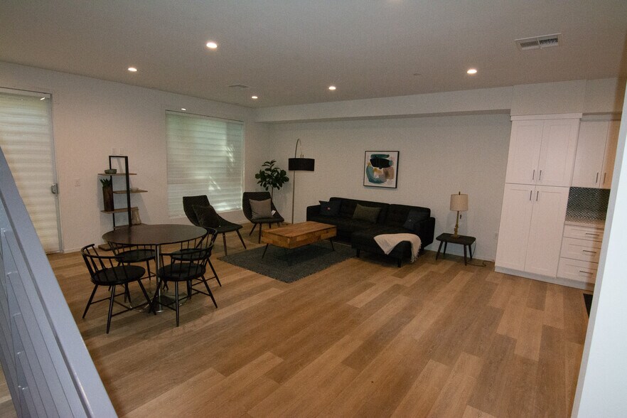 More Photos Of 2006 S Corning St, Los Angeles Apartments For Sale