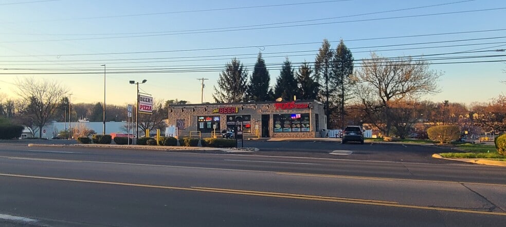 More Photos Of 1669 N Atherton St, State College Freestanding For Lease