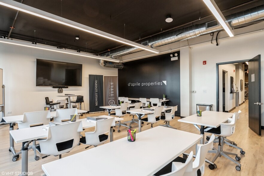 More Photos Of 1732-1734 W Hubbard St, Chicago Loft Creative Space For Lease