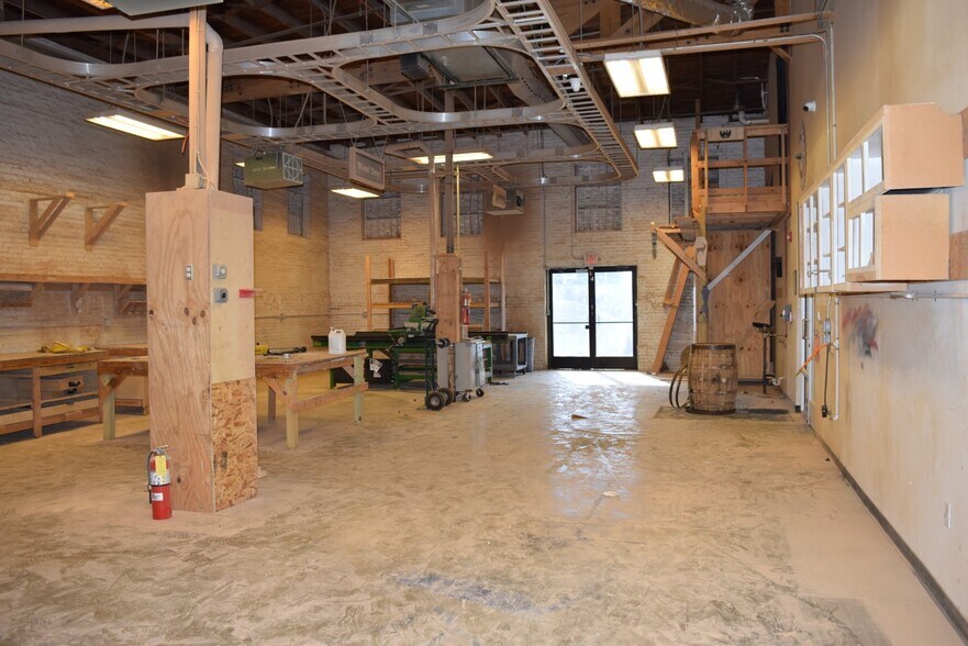 More Photos Of 201 E Broadway St, North Little Rock Freestanding For Lease