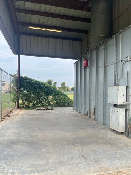 More Photos Of 4907-1 Shed Rd, Bossier City Manufacturing For Sale