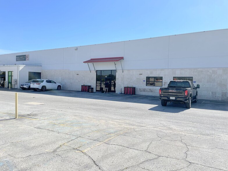 More Photos Of 7500 Baker Blvd, Richland Hills Flex For Lease