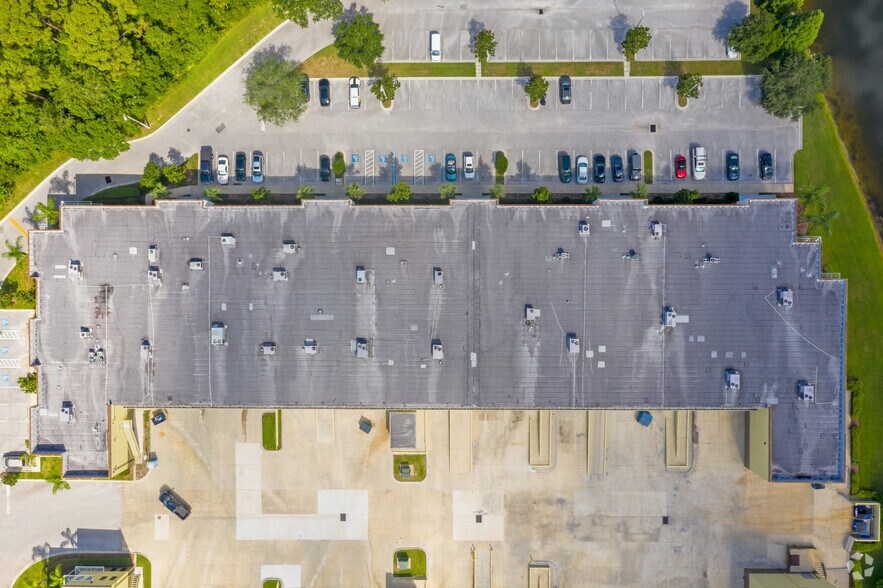 More Photos Of 640 Brooker Creek Blvd, Oldsmar Light Distribution For Sale