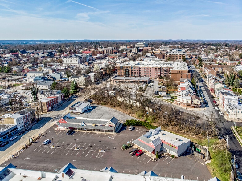 More Photos Of 323 E Gay St, West Chester Unknown For Lease