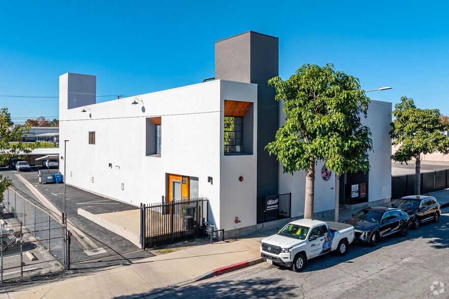 Primary Photo Of 639 S Glenwood Pl, Burbank Office For Lease