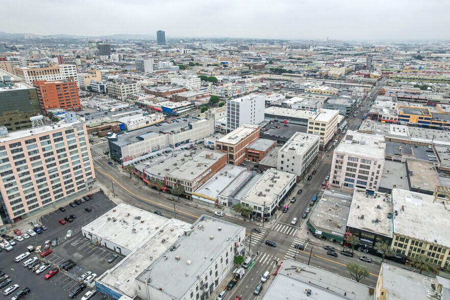 More Photos Of 1048-1050 S Los Angeles St, Los Angeles Storefront Retail Office For Sale