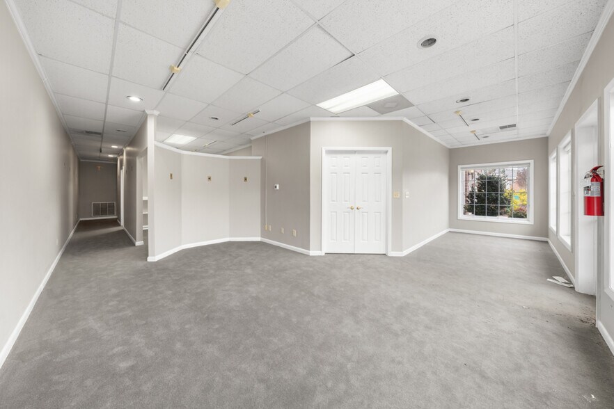 More Photos Of 1405-1437 Freeway Dr, Reidsville General Retail For Lease