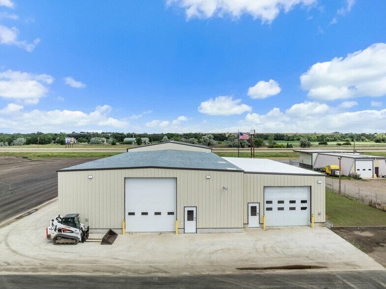 More Photos Of 3050 Highway 52 South, Minot Light Distribution For Lease