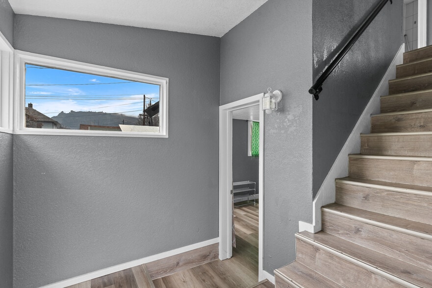 More Photos Of 600 Douglas St, Wenatchee Apartments For Sale