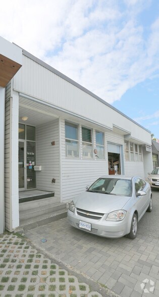 More Photos Of 247 E 1st St, North Vancouver Service For Lease