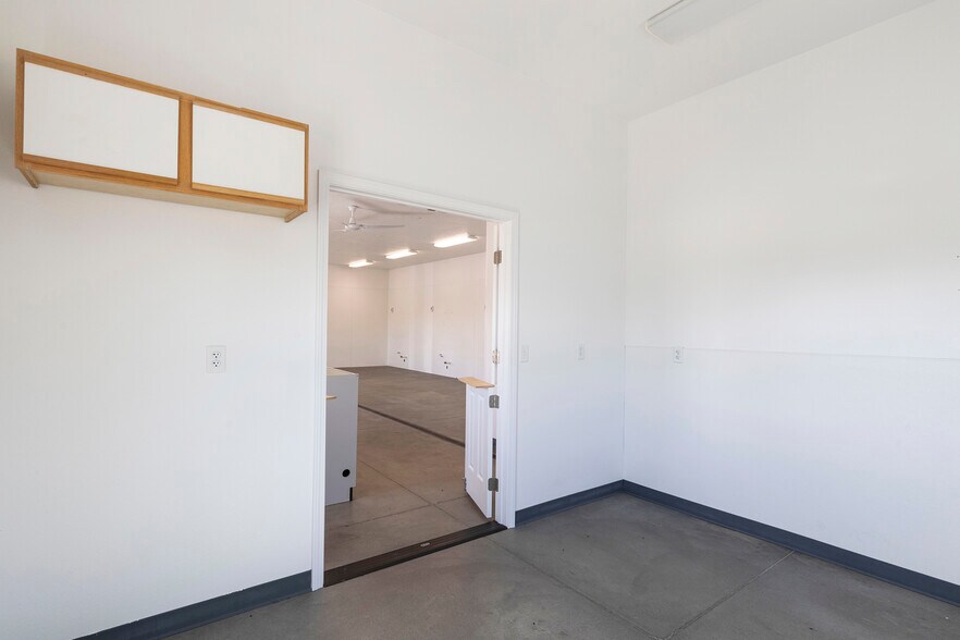 More Photos Of 115 Valley View St, Stevensville Restaurant For Sale