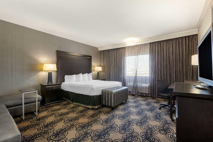 More Photos Of 4706 S 108th St, Omaha Hotel For Sale