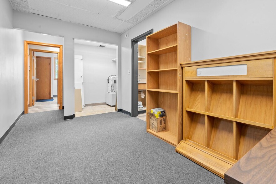 More Photos Of 2400 Wales Ave NW, Massillon Office For Lease