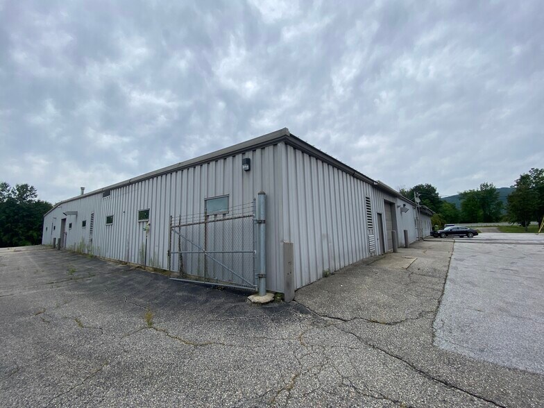 More Photos Of 112 Squires Rd, North Clarendon Auto Dealership For Sale