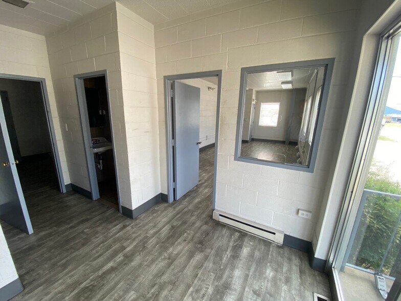 More Photos Of 1919 Plantation Rd, Roanoke Truck Terminal For Lease