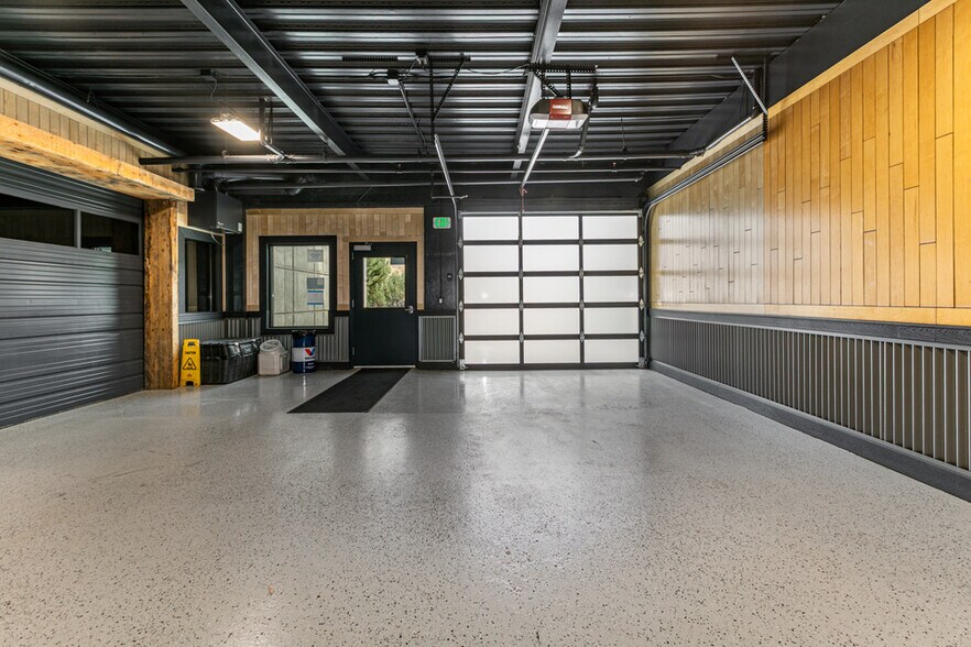 More Photos Of 2700 W Rasmussen Rd, Park City General Retail For Lease