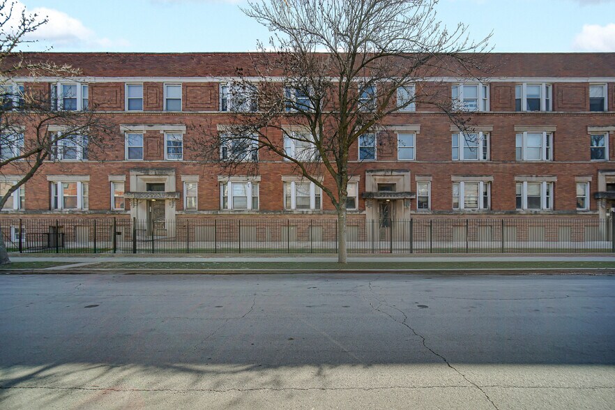 More Photos Of 4533-4547 S Calumet Ave, Chicago Apartments For Sale