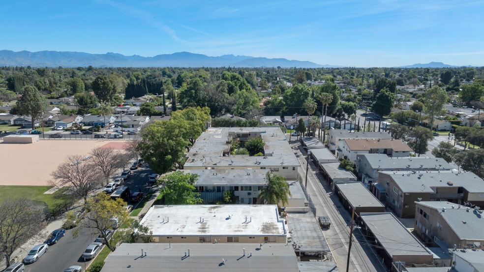 More Photos Of 17926 Schoenborn St, Northridge Apartments For Sale