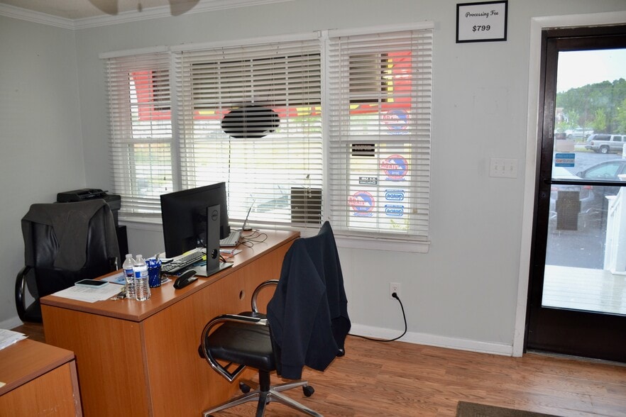 More Photos Of 4615 Ewell Rd, Fredericksburg Office For Sale