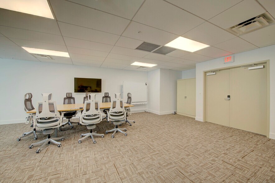 More Photos Of 25 SW 9th St, Miami Coworking Space