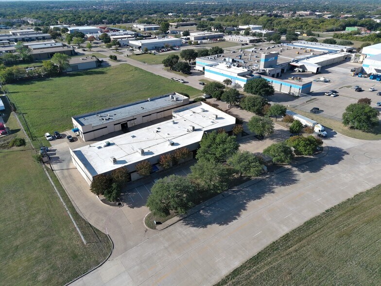 More Photos Of 400 Centre Park Blvd, DeSoto Light Manufacturing For Sale