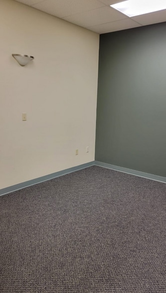 More Photos Of 620 E Green Bay Ave, Saukville General Retail For Lease