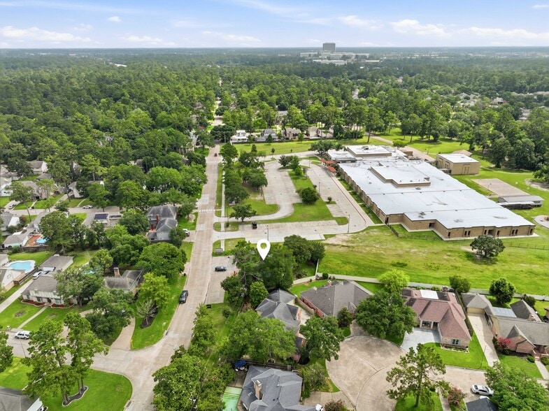 More Photos Of 13700 Lakewood Forest Dr, Houston Office For Sale