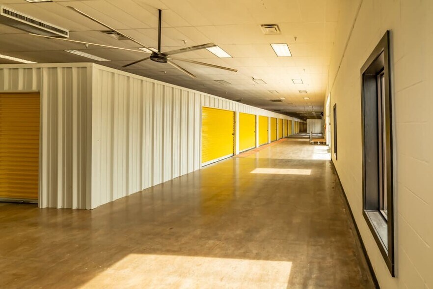 More Photos Of 708 W Kenosha St, Broken Arrow Self Storage For Sale