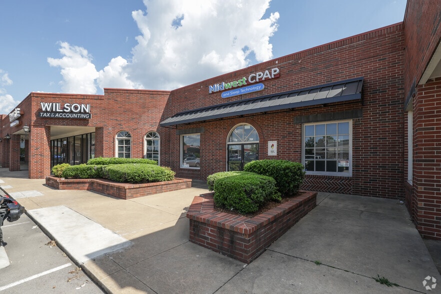 More Photos Of 697-845 N Aspen Ave, Broken Arrow Unknown For Lease