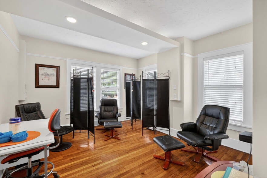 More Photos Of 142 E Gore St, Orlando Medical For Sale