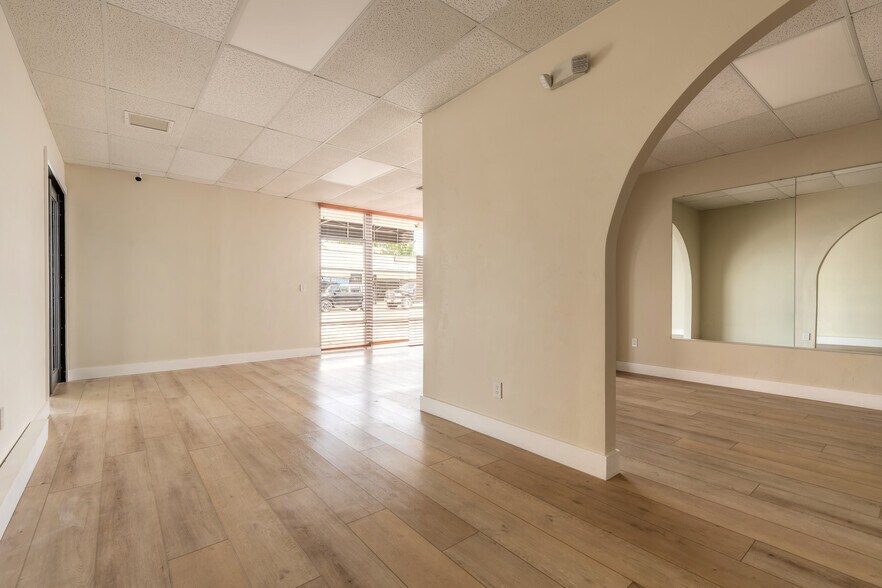More Photos Of 418 Canal St, New Smyrna Beach Loft Creative Space For Sale