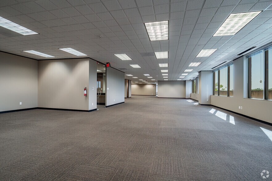 More Photos Of 1020 NE Loop 410, San Antonio Office For Lease