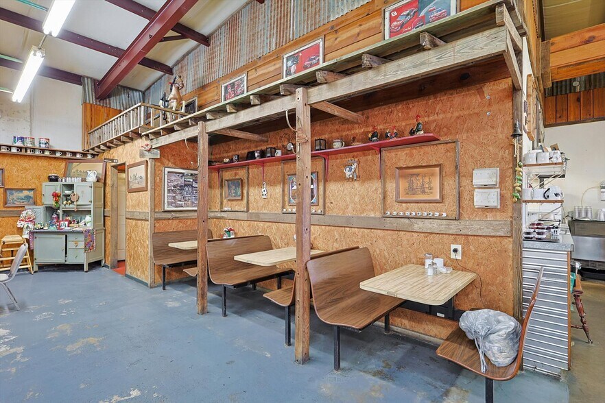 More Photos Of 317 W FM 120, Pottsboro General Retail For Sale