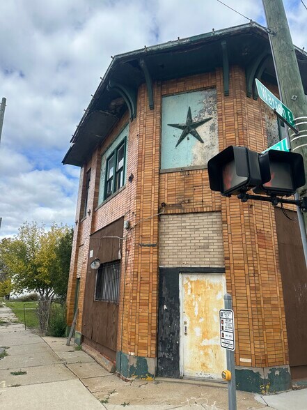 More Photos Of 5000 Mcdougall St, Detroit Convenience Store For Sale