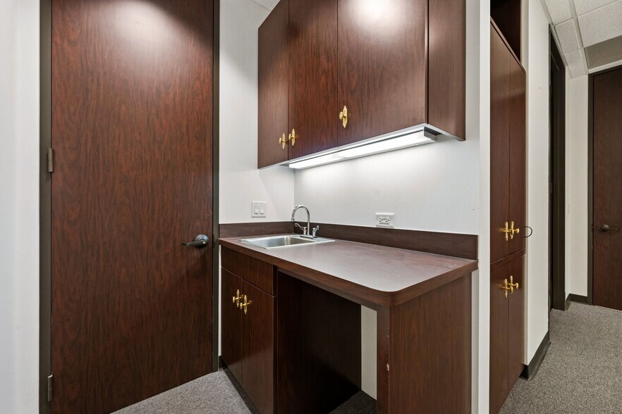 More Photos Of 901 W 18th St, Houston Warehouse For Sale