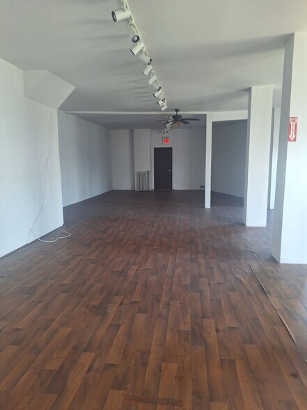 More Photos Of 189 Front St, South Plainfield Storefront Retail Residential For Lease