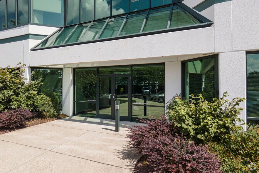 More Photos Of 46655 Expedition Dr, Lexington Park Office For Lease