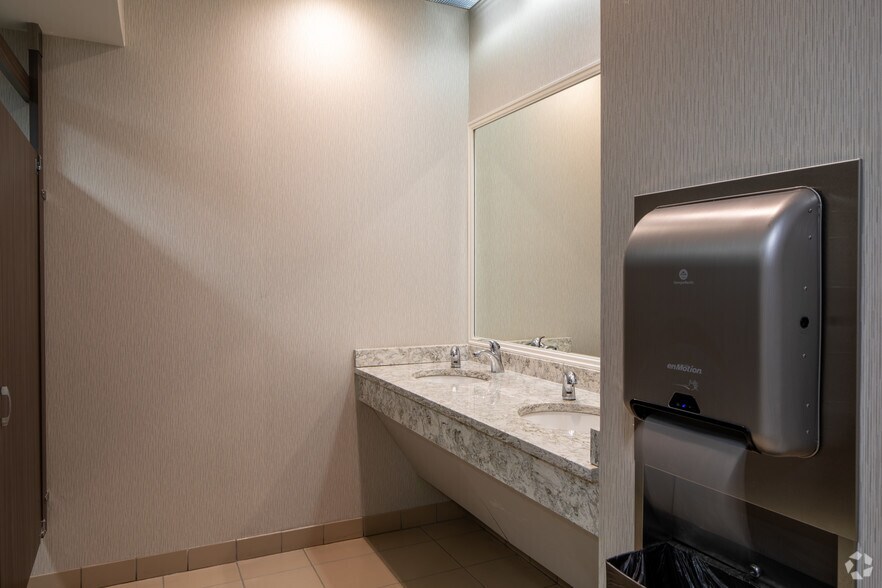 More Photos Of 3500 Piedmont Rd NE, Atlanta Office For Lease