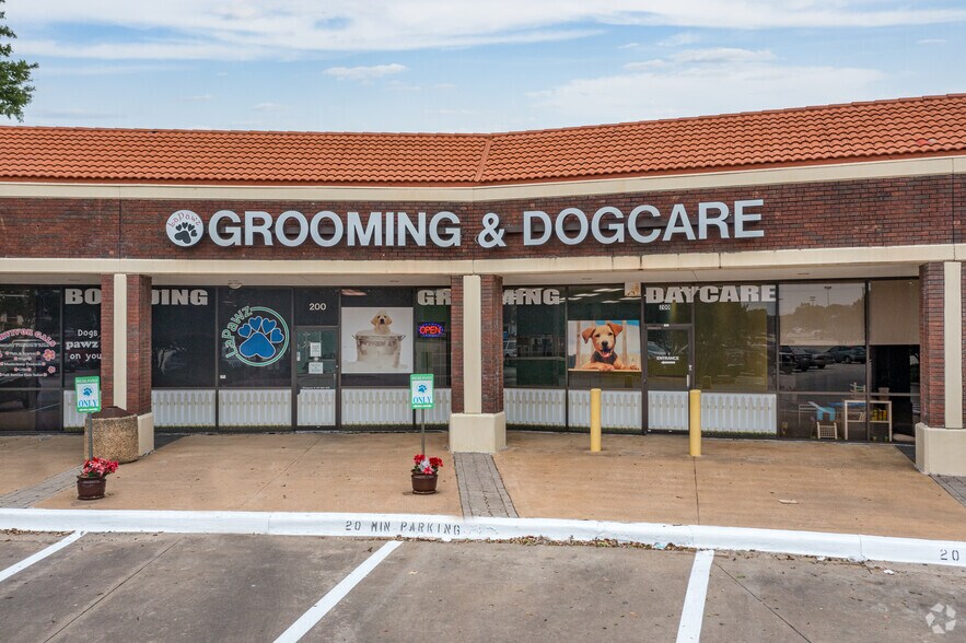 More Photos Of 3000 Custer Rd, Plano General Retail For Lease