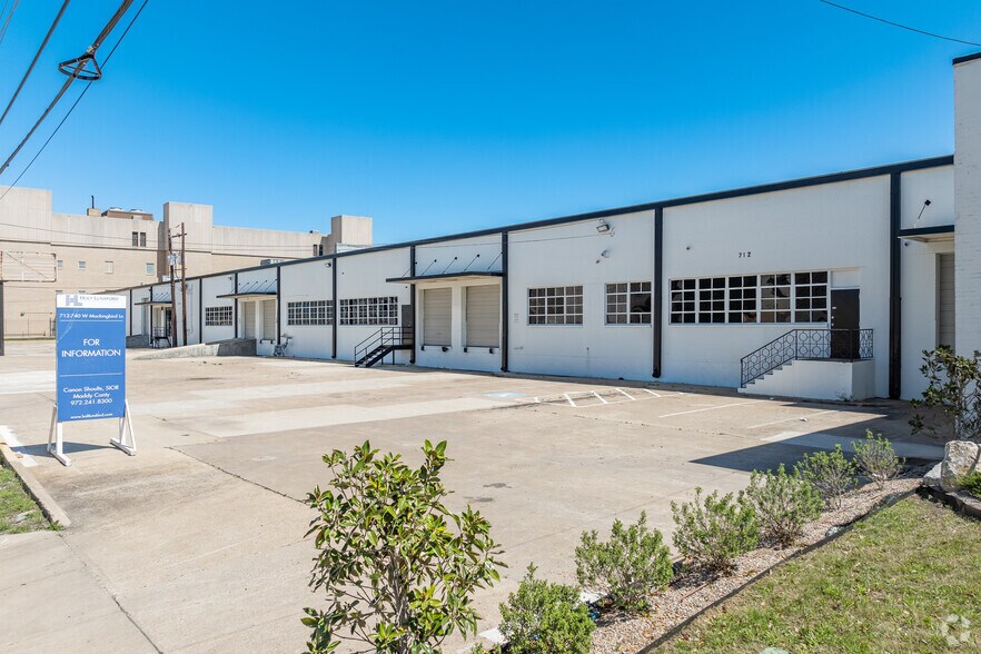 More Photos Of 712-740 W Mockingbird Ln, Dallas Warehouse For Lease