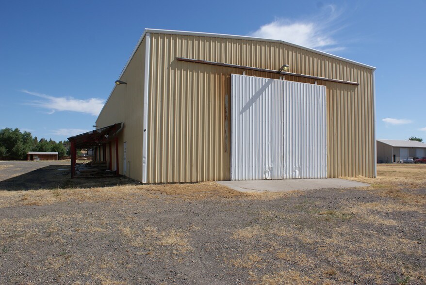 More Photos Of 701 Peters Rd, Prineville Manufacturing For Lease