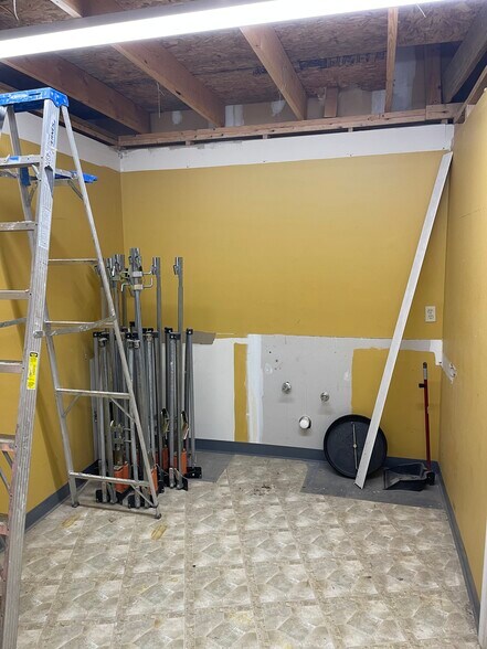 More Photos Of 5715 Industry Ln, Frederick Flex For Lease