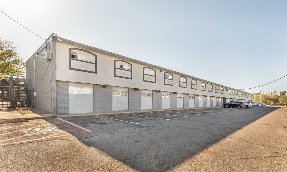 More Photos Of 102 Waco Ave, Lubbock Apartments For Sale