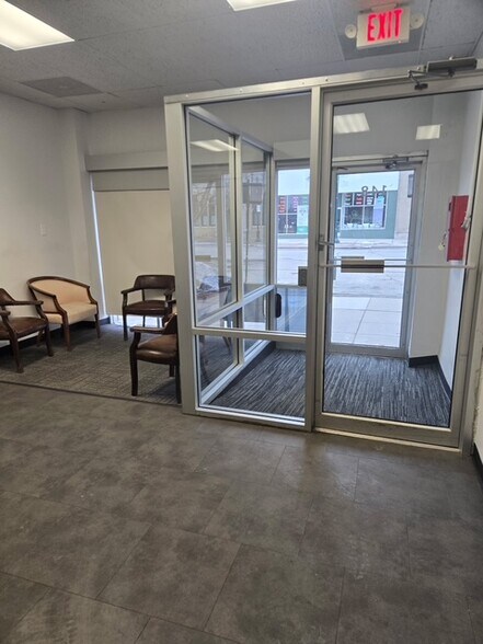 Primary Photo Of 148 N Saginaw St, Pontiac Office For Lease