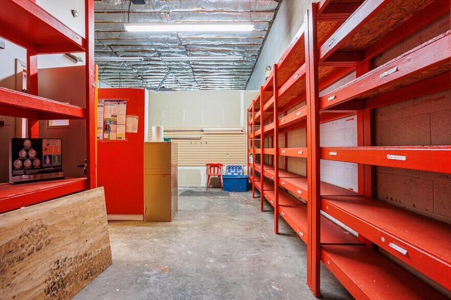 More Photos Of 8201 SE Powell Blvd, Portland General Retail For Sale