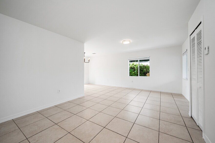 More Photos Of 2275 SW 61st Ave, Miami Apartments For Sale