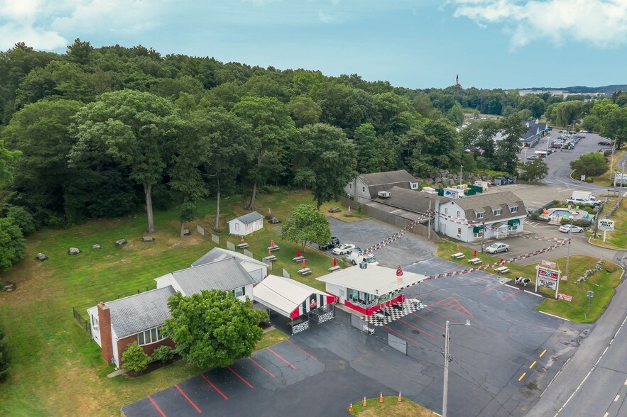 More Photos Of 1620 Ulster Ave, Lake Katrine Restaurant For Lease